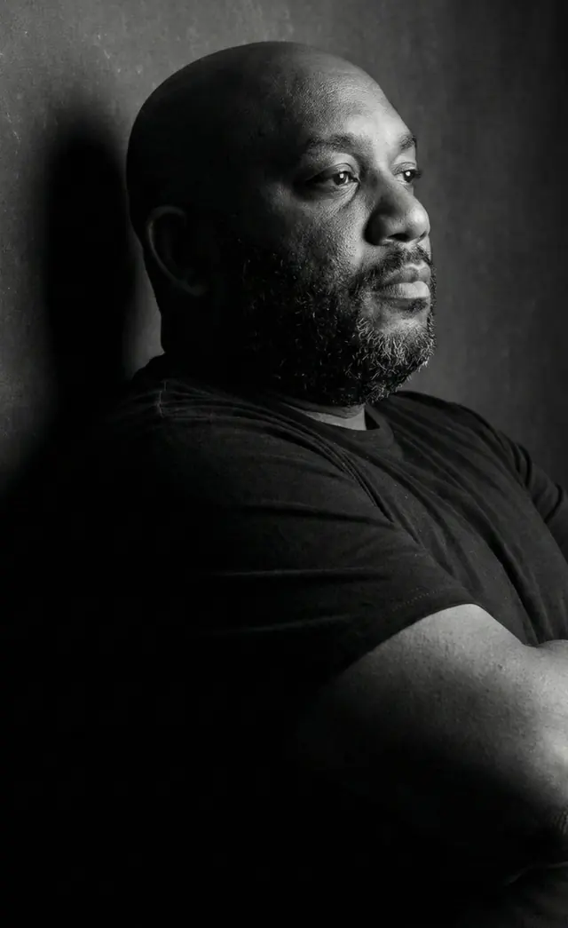 PARAD2X, portrait